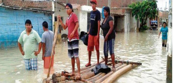 Ganze Ortschaften wurden durch reißende Ströme zerstört, fast einhundert Menschen verloren ihr Leben