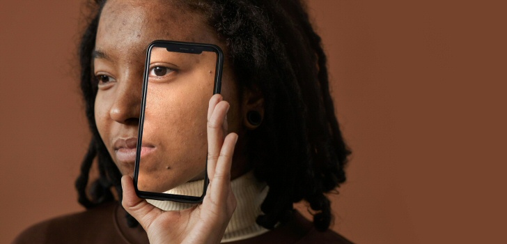 woman_transparency