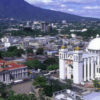El Salvador: Historisches Wachstum im Flugverkehr und Tourismus